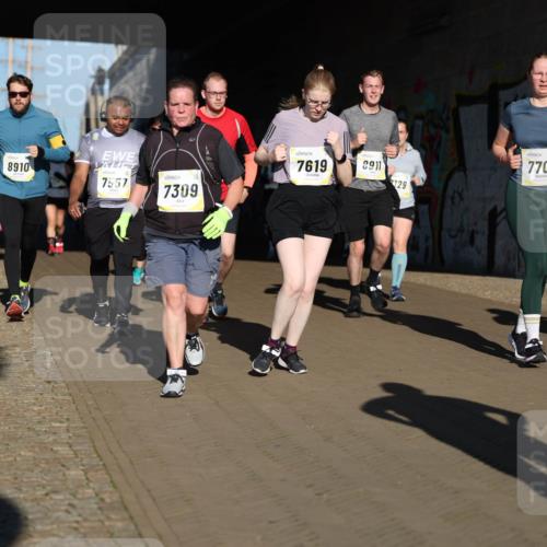 06.10.2024 - 19. swb-Marathon Bremen Michael Strokosch http://msf.ph/oto/7347176 06.10.2024 10:23:20 Laufen 8909, 8910, 7557, 7309, 7619, 2911, 129, 7701 meine-sportfotos.de