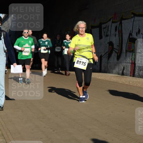 06.10.2024 - 19. swb-Marathon Bremen Michael Strokosch http://msf.ph/oto/7347230 06.10.2024 10:23:33 Laufen 9, 024, 7800, 8959, 8935 meine-sportfotos.de