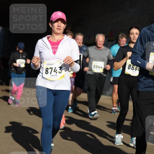 06.10.2024 - 19. swb-Marathon Bremen Michael Strokosch http://msf.ph/oto/7347237 06.10.2024 10:23:43 Laufen 20, 8743, 8844, 8688, 2322 meine-sportfotos.de