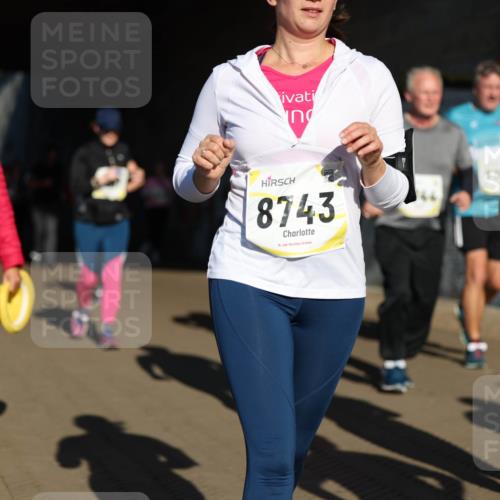 06.10.2024 - 19. swb-Marathon Bremen Michael Strokosch http://msf.ph/oto/7347240 06.10.2024 10:23:43 Laufen 8743, 8688 meine-sportfotos.de