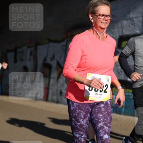06.10.2024 - 19. swb-Marathon Bremen Michael Strokosch http://msf.ph/oto/7347241 06.10.2024 10:23:45 Laufen 0892, 8844 meine-sportfotos.de