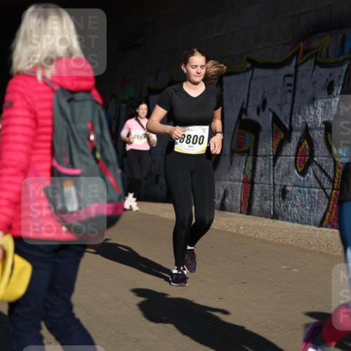 06.10.2024 - 19. swb-Marathon Bremen Michael Strokosch http://msf.ph/oto/7347249 06.10.2024 10:23:46 Laufen 9120, 8800 meine-sportfotos.de