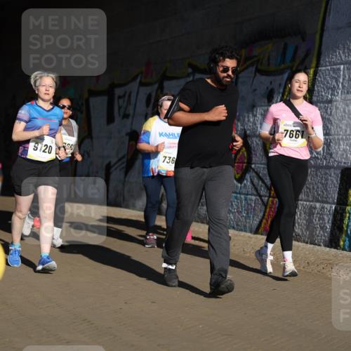 06.10.2024 - 19. swb-Marathon Bremen Michael Strokosch http://msf.ph/oto/7347251 06.10.2024 10:23:50 Laufen 120, 736, 7661 meine-sportfotos.de