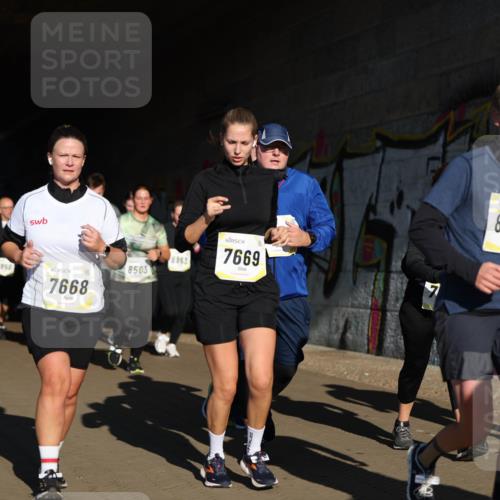 06.10.2024 - 19. swb-Marathon Bremen Michael Strokosch http://msf.ph/oto/7347259 06.10.2024 10:23:58 Laufen 1850, 7668, 8503, 8863, 7669, 8250, 7925 meine-sportfotos.de
