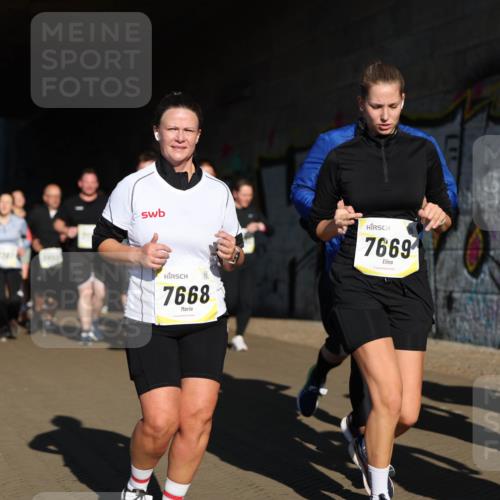 06.10.2024 - 19. swb-Marathon Bremen Michael Strokosch http://msf.ph/oto/7347262 06.10.2024 10:23:59 Laufen 7668, 7669, 7924 meine-sportfotos.de