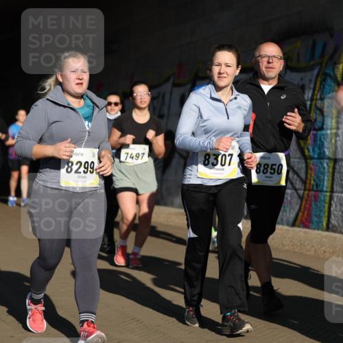 06.10.2024 - 19. swb-Marathon Bremen Michael Strokosch http://msf.ph/oto/7347268 06.10.2024 10:24:04 Laufen 7497, 8307, 8299, 8850, 717 meine-sportfotos.de