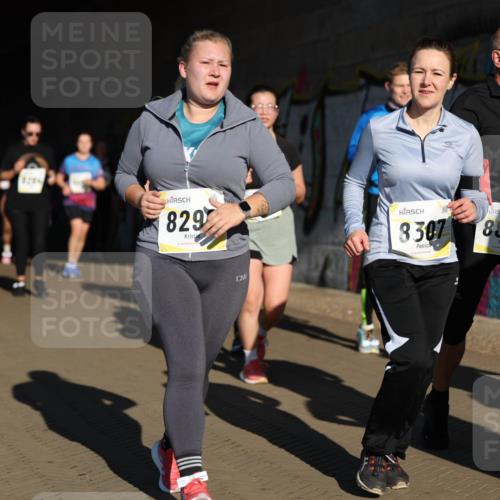 06.10.2024 - 19. swb-Marathon Bremen Michael Strokosch http://msf.ph/oto/7347270 06.10.2024 10:24:04 Laufen 829, 8307, 8850 meine-sportfotos.de