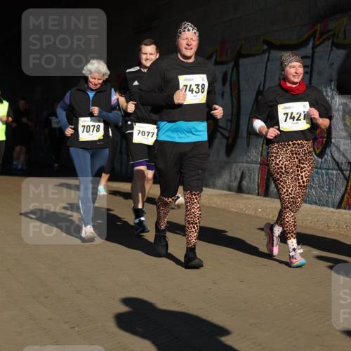 06.10.2024 - 19. swb-Marathon Bremen Michael Strokosch http://msf.ph/oto/7347301 06.10.2024 10:24:10 Laufen 9998, 7078, 7077, 7438, 7427, 12, 7 meine-sportfotos.de