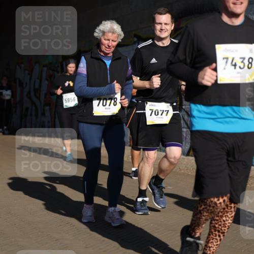 06.10.2024 - 19. swb-Marathon Bremen Michael Strokosch http://msf.ph/oto/7347309 06.10.2024 10:24:12 Laufen 9998, 5956, 7078, 7077, 7438 meine-sportfotos.de