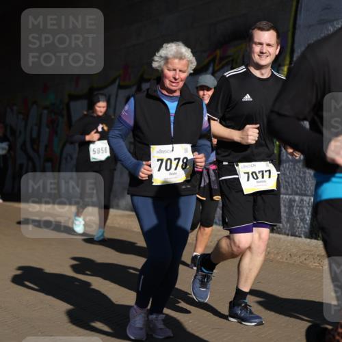 06.10.2024 - 19. swb-Marathon Bremen Michael Strokosch http://msf.ph/oto/7347311 06.10.2024 10:24:12 Laufen 9998, 5956, 7078, 7077, 7438 meine-sportfotos.de