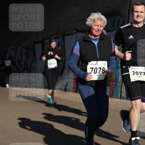 06.10.2024 - 19. swb-Marathon Bremen Michael Strokosch http://msf.ph/oto/7347313 06.10.2024 10:24:13 Laufen 9999, 5956, 7078, 7077 meine-sportfotos.de