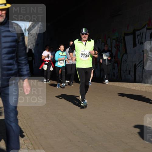 06.10.2024 - 19. swb-Marathon Bremen Michael Strokosch http://msf.ph/oto/7347315 06.10.2024 10:24:13 Laufen 7069, 9998, 7704, 5956 meine-sportfotos.de