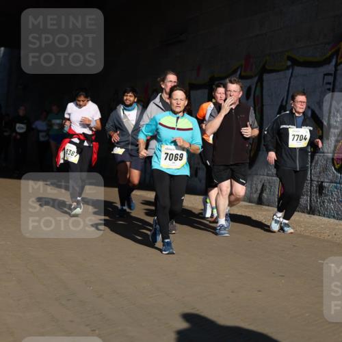 06.10.2024 - 19. swb-Marathon Bremen Michael Strokosch http://msf.ph/oto/7347317 06.10.2024 10:24:17 Laufen 8436, 8758, 1291, 8387, 7069, 7704 meine-sportfotos.de