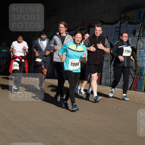 06.10.2024 - 19. swb-Marathon Bremen Michael Strokosch http://msf.ph/oto/7347321 06.10.2024 10:24:17 Laufen 8436, 8291, 8387, 7069, 7704 meine-sportfotos.de