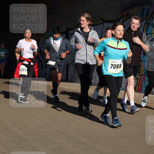 06.10.2024 - 19. swb-Marathon Bremen Michael Strokosch http://msf.ph/oto/7347325 06.10.2024 10:24:18 Laufen 8387, 7069, 7704 meine-sportfotos.de
