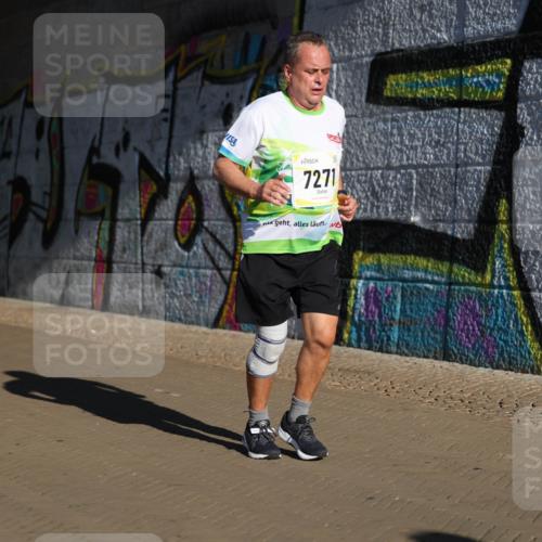 06.10.2024 - 19. swb-Marathon Bremen Michael Strokosch http://msf.ph/oto/7347336 06.10.2024 10:24:22 Laufen 8436, 7271 meine-sportfotos.de