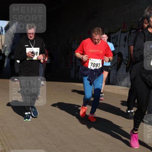 06.10.2024 - 19. swb-Marathon Bremen Michael Strokosch http://msf.ph/oto/7347348 06.10.2024 10:24:29 Laufen 98, 1096, 7097 meine-sportfotos.de