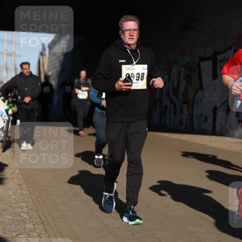 06.10.2024 - 19. swb-Marathon Bremen Michael Strokosch http://msf.ph/oto/7347352 06.10.2024 10:24:30 Laufen 898, 7091 meine-sportfotos.de