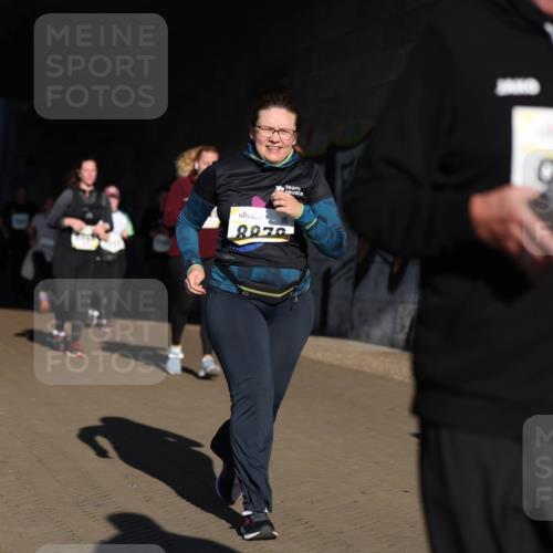 06.10.2024 - 19. swb-Marathon Bremen Michael Strokosch http://msf.ph/oto/7347356 06.10.2024 10:24:32 Laufen 8970, 9898 meine-sportfotos.de