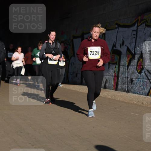 06.10.2024 - 19. swb-Marathon Bremen Michael Strokosch http://msf.ph/oto/7347370 06.10.2024 10:24:34 Laufen 7804, 7676, 808, 507, 77, 7791, 7229 meine-sportfotos.de