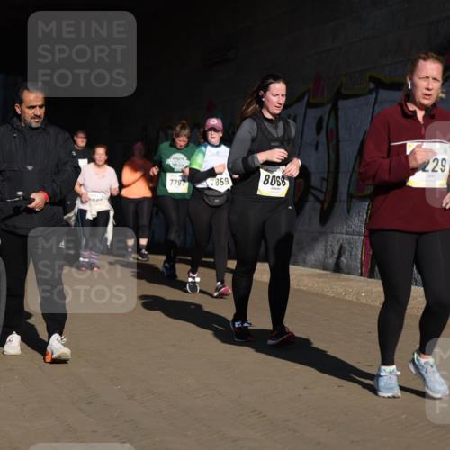 06.10.2024 - 19. swb-Marathon Bremen Michael Strokosch http://msf.ph/oto/7347374 06.10.2024 10:24:35 Laufen 7676, 7797, 7859, 8068, 229 meine-sportfotos.de