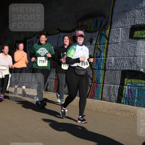 06.10.2024 - 19. swb-Marathon Bremen Michael Strokosch http://msf.ph/oto/7347377 06.10.2024 10:24:37 Laufen 2000, 7797, 859, 779, 8 meine-sportfotos.de