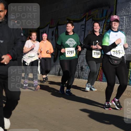 06.10.2024 - 19. swb-Marathon Bremen Michael Strokosch http://msf.ph/oto/7347382 06.10.2024 10:24:38 Laufen 2022, 7797, 7798, 7853 meine-sportfotos.de
