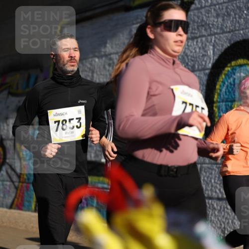 06.10.2024 - 19. swb-Marathon Bremen Michael Strokosch http://msf.ph/oto/7347384 06.10.2024 10:24:41 Laufen 7853 meine-sportfotos.de