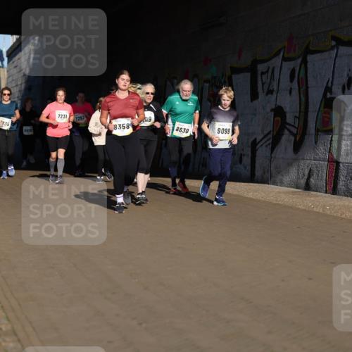 06.10.2024 - 19. swb-Marathon Bremen Michael Strokosch http://msf.ph/oto/7347388 06.10.2024 10:24:45 Laufen 8011, 7733, 935, 8976, 7231, 7293, 09, 8358, 8630, 9099 meine-sportfotos.de