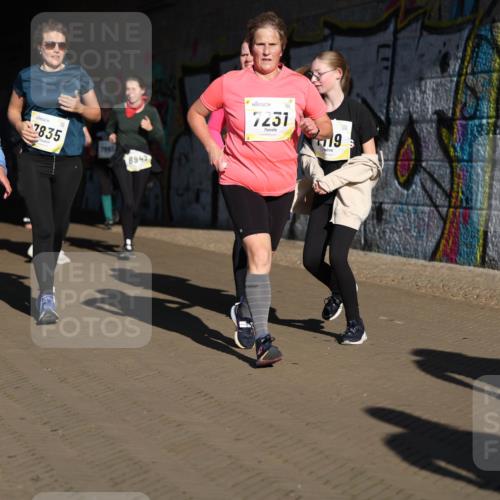 06.10.2024 - 19. swb-Marathon Bremen Michael Strokosch http://msf.ph/oto/7347415 06.10.2024 10:24:50 Laufen 7118, 7835, 8942, 7231, 19 meine-sportfotos.de