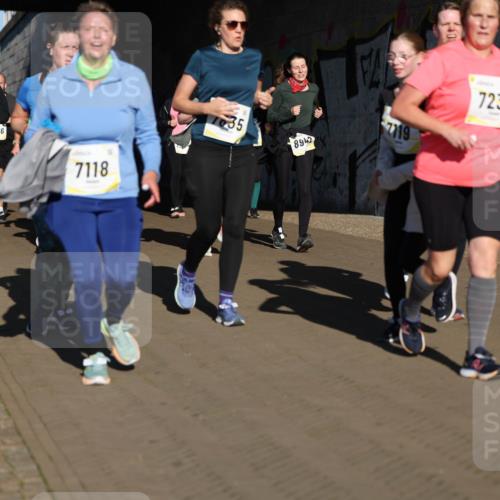 06.10.2024 - 19. swb-Marathon Bremen Michael Strokosch http://msf.ph/oto/7347417 06.10.2024 10:24:51 Laufen 8963, 8010, 26, 7118, 1035, 8942, 7119, 7231 meine-sportfotos.de
