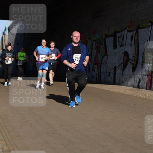 06.10.2024 - 19. swb-Marathon Bremen Michael Strokosch http://msf.ph/oto/7347452 06.10.2024 10:25:06 Laufen 907, 7896, 51, 763 meine-sportfotos.de