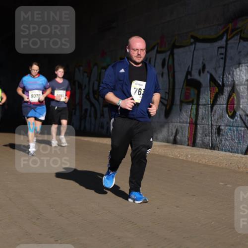06.10.2024 - 19. swb-Marathon Bremen Michael Strokosch http://msf.ph/oto/7347458 06.10.2024 10:25:07 Laufen 9072, 984, 8051, 76 meine-sportfotos.de