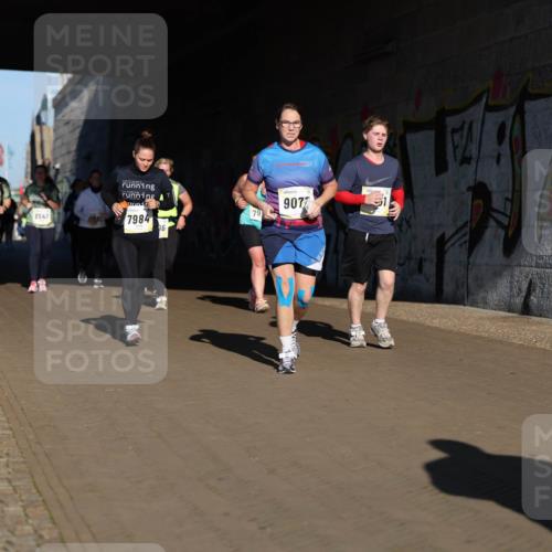 06.10.2024 - 19. swb-Marathon Bremen Michael Strokosch http://msf.ph/oto/7347462 06.10.2024 10:25:08 Laufen 8386, 8556, 8547, 7984, 96, 79, 9077 meine-sportfotos.de