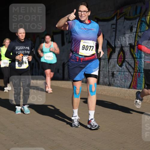 06.10.2024 - 19. swb-Marathon Bremen Michael Strokosch http://msf.ph/oto/7347476 06.10.2024 10:25:11 Laufen 1744, 7896, 84, 7941, 9077, 8851 meine-sportfotos.de