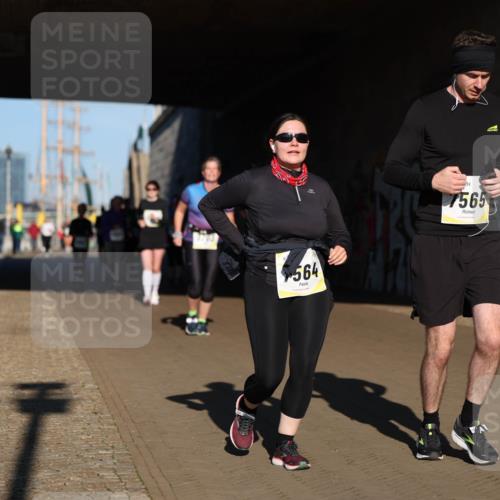 06.10.2024 - 19. swb-Marathon Bremen Michael Strokosch http://msf.ph/oto/7347519 06.10.2024 10:25:24 Laufen 564, 7565 meine-sportfotos.de