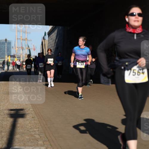 06.10.2024 - 19. swb-Marathon Bremen Michael Strokosch http://msf.ph/oto/7347521 06.10.2024 10:25:25 Laufen 8024, 7783, 7703, 7564 meine-sportfotos.de