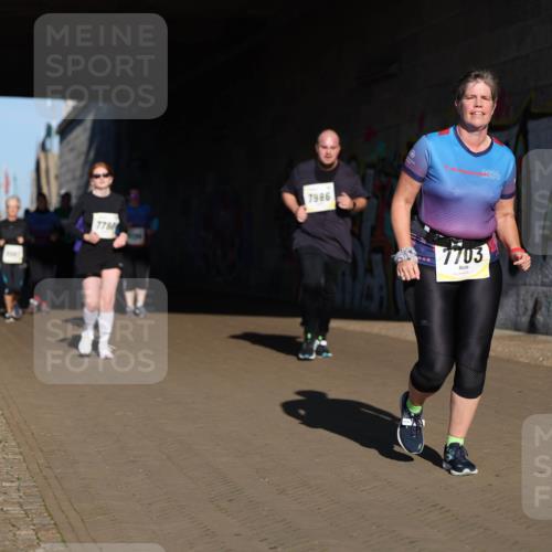 06.10.2024 - 19. swb-Marathon Bremen Michael Strokosch http://msf.ph/oto/7347534 06.10.2024 10:25:28 Laufen 778, 7986, 2024, 7703 meine-sportfotos.de