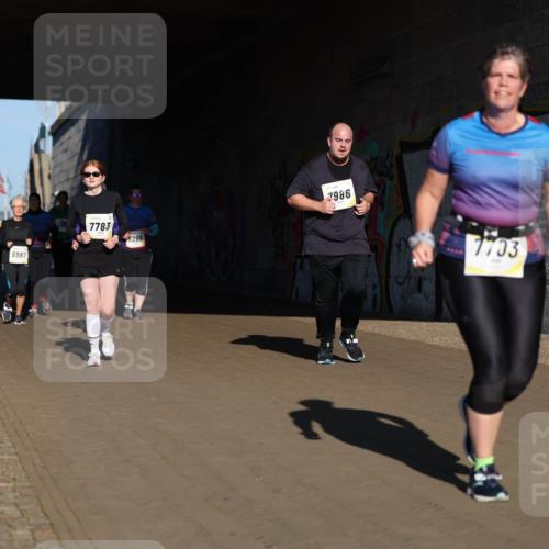 06.10.2024 - 19. swb-Marathon Bremen Michael Strokosch http://msf.ph/oto/7347536 06.10.2024 10:25:29 Laufen 8987, 7783, 8286, 7986, 7703 meine-sportfotos.de
