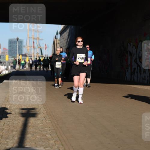 06.10.2024 - 19. swb-Marathon Bremen Michael Strokosch http://msf.ph/oto/7347540 06.10.2024 10:25:30 Laufen 8987, 7783, 7986 meine-sportfotos.de