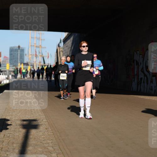 06.10.2024 - 19. swb-Marathon Bremen Michael Strokosch http://msf.ph/oto/7347544 06.10.2024 10:25:30 Laufen 8987, 83, 285, 79 meine-sportfotos.de