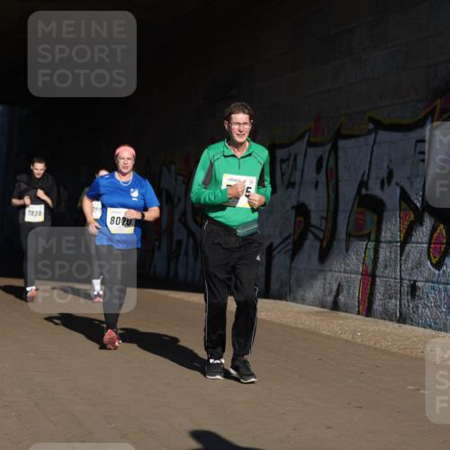 06.10.2024 - 19. swb-Marathon Bremen Michael Strokosch http://msf.ph/oto/7347566 06.10.2024 10:25:39 Laufen 7828, 8070 meine-sportfotos.de