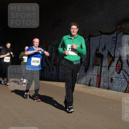 06.10.2024 - 19. swb-Marathon Bremen Michael Strokosch http://msf.ph/oto/7347570 06.10.2024 10:25:39 Laufen 7828, 8070, 7355 meine-sportfotos.de
