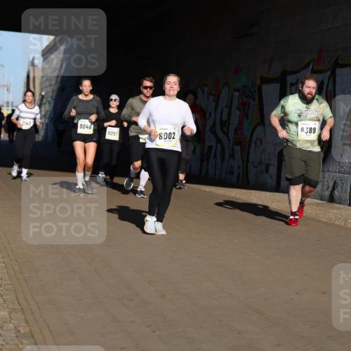 06.10.2024 - 19. swb-Marathon Bremen Michael Strokosch http://msf.ph/oto/7347608 06.10.2024 10:25:50 Laufen 7143, 9046, 9057, 8902, 8389 meine-sportfotos.de
