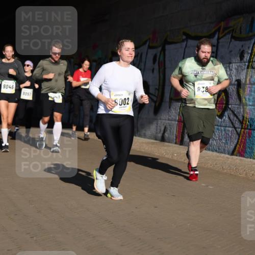 06.10.2024 - 19. swb-Marathon Bremen Michael Strokosch http://msf.ph/oto/7347620 06.10.2024 10:25:52 Laufen 7143, 9046, 9057, 7047, 002, 838 meine-sportfotos.de