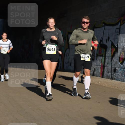 06.10.2024 - 19. swb-Marathon Bremen Michael Strokosch http://msf.ph/oto/7347635 06.10.2024 10:25:54 Laufen 143, 9046, 047 meine-sportfotos.de