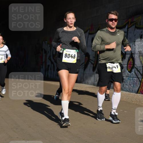 06.10.2024 - 19. swb-Marathon Bremen Michael Strokosch http://msf.ph/oto/7347642 06.10.2024 10:25:55 Laufen 7143, 9046, 047 meine-sportfotos.de