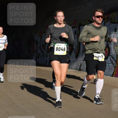 06.10.2024 - 19. swb-Marathon Bremen Michael Strokosch http://msf.ph/oto/7347644 06.10.2024 10:25:55 Laufen 5143, 9046, 047 meine-sportfotos.de