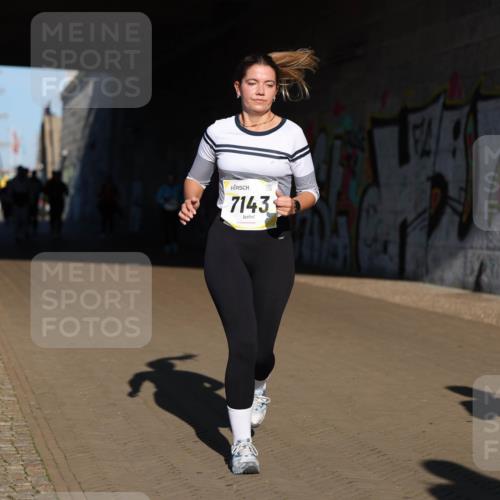 06.10.2024 - 19. swb-Marathon Bremen Michael Strokosch http://msf.ph/oto/7347656 06.10.2024 10:25:57 Laufen 71433 meine-sportfotos.de