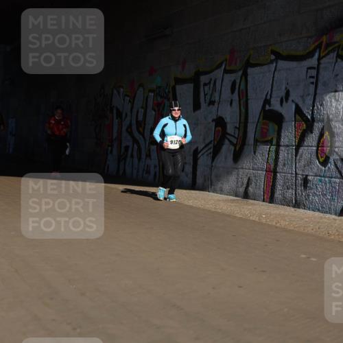 06.10.2024 - 19. swb-Marathon Bremen Michael Strokosch http://msf.ph/oto/7347662 06.10.2024 10:26:04 Laufen 8637 meine-sportfotos.de